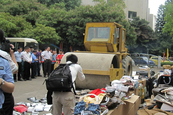 洗發(fā)水銷毀處理,沐浴露銷毀,洗衣粉銷毀,牙膏咖